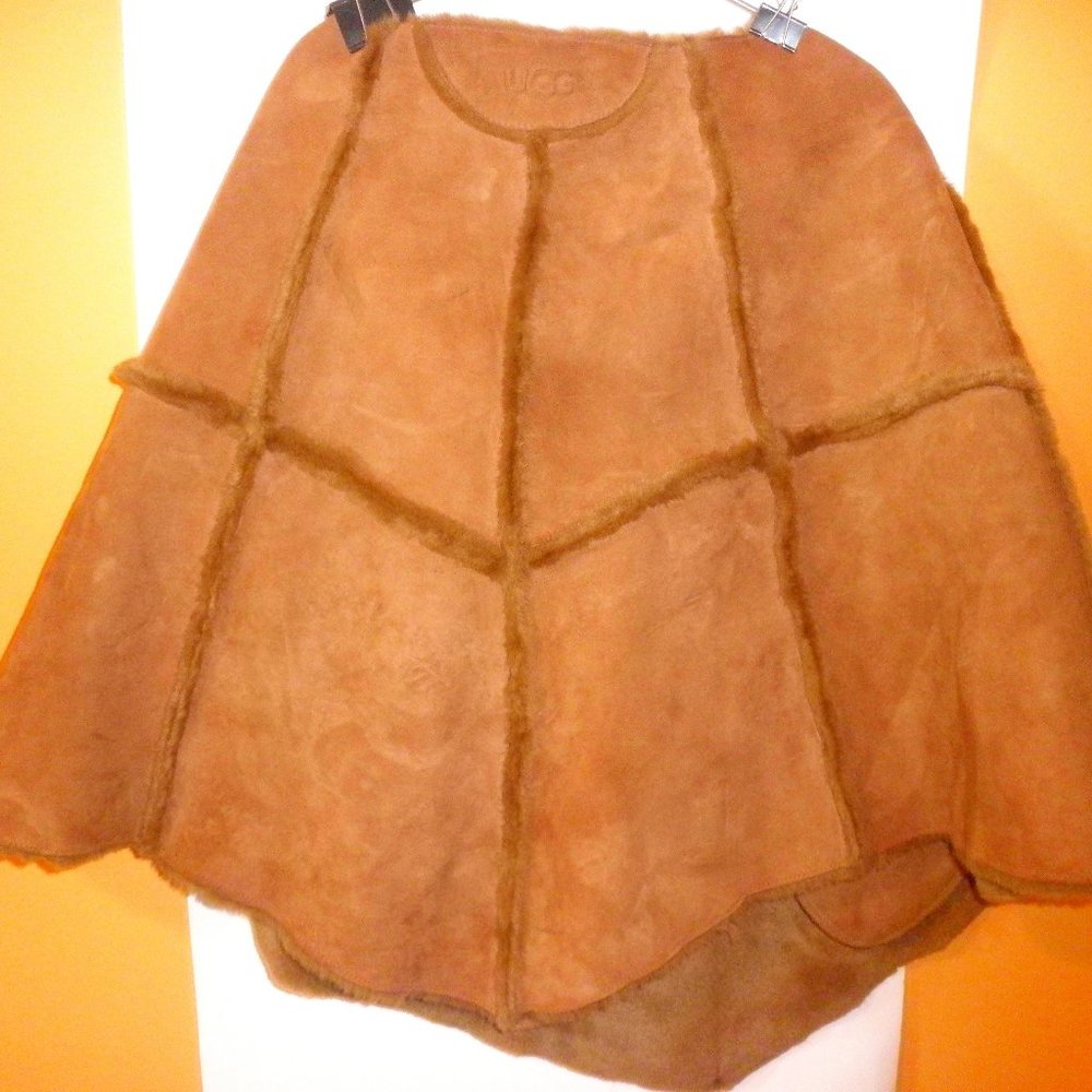 1- UGG Cape